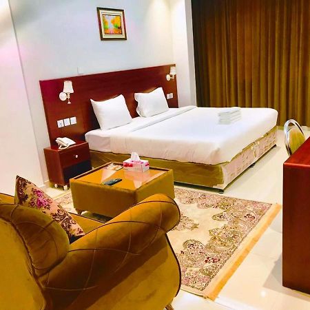 Aljawhara Inn Hotel Seeb ภายนอก รูปภาพ