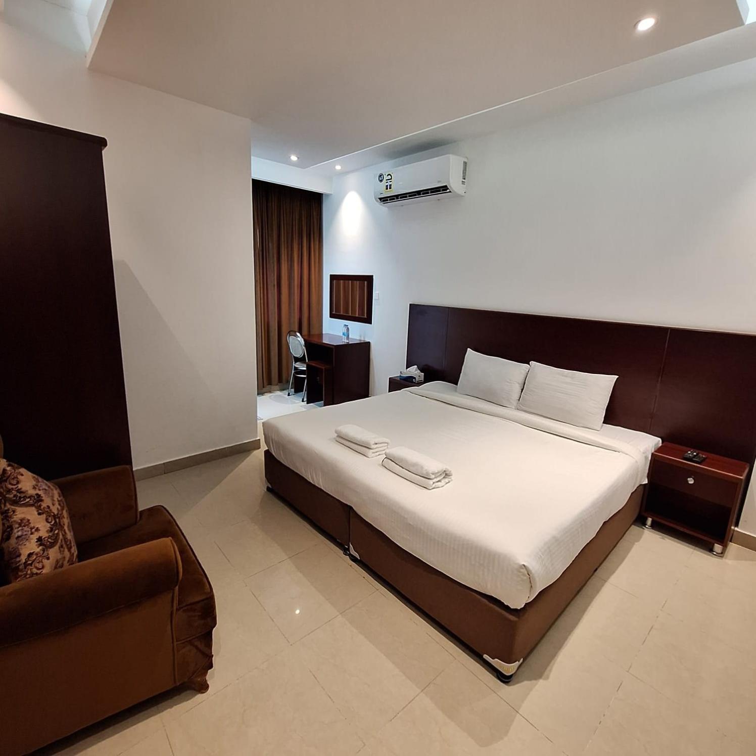 Aljawhara Inn Hotel Seeb ภายนอก รูปภาพ