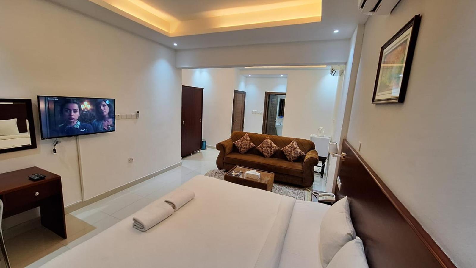 Aljawhara Inn Hotel Seeb ภายนอก รูปภาพ