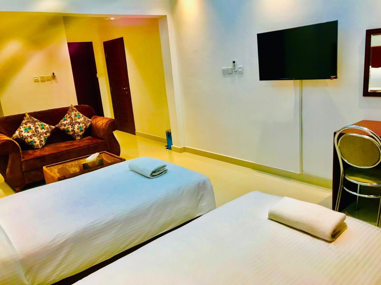 Aljawhara Inn Hotel Seeb ภายนอก รูปภาพ